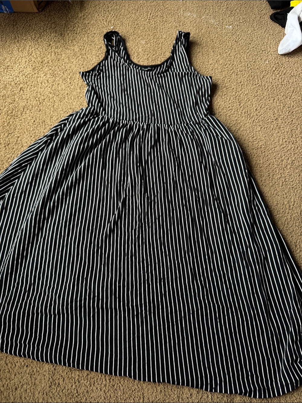 Who What Wear Black and White Striped Midi Dress